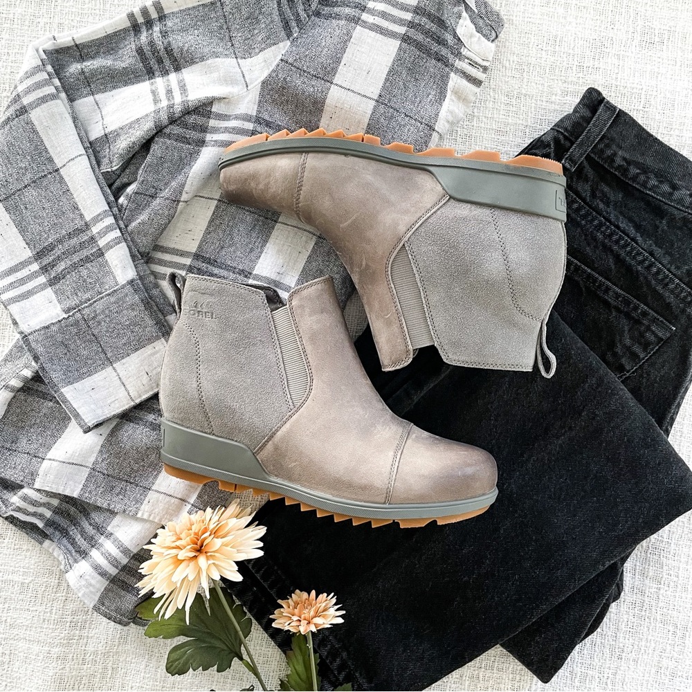 Sorel Women's Grey Suede Wedge Chelsea Rain Boots with Gum Sole